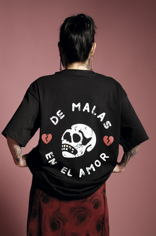 CAMISETA OVERSIZED DE BUENAS EN EL JUEGO NEGRA