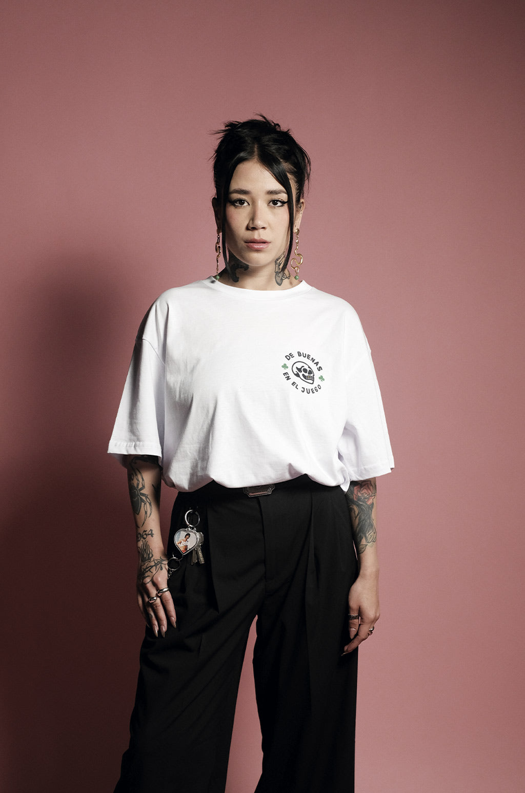 CAMISETA OVERSIZED DE BUENAS EN EL JUEGO BLANCA